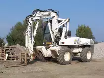 Mecalac 12 MXT auf einer Baustelle in Bettembourg (Lux.), 15.10.2006