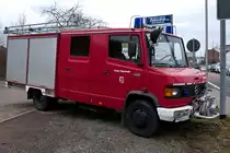 Mercedes Benz 711D einer unbekannten Feuerwehr (kennt wer das Wappen?) Nordhausen 26.03.2016