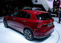 Fiat Tipo Hatchback (hier Rückansicht) debütierte sich auf dem Autosalon Genf, 2016.