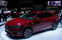 Fiat Nuova Tipo Hatchback debütierte sich auf dem Autosalon Genf, 2016.