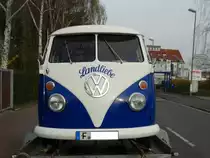 VW Bulli mit Landliebe Werbung am 03.04.16 in Maintal