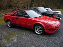 Toyota MR2 W1. 1984 - 1989. Hier wurde die erste Baureihe des zweisitzigen Mittelmotorcoupes MR2 abgelichtet. In Deutschland war der MR2 wahlweise mit 116 PS oder 124 PS lieferbar. Oldtimertreffen Schwarzwaldhaus im Neandertal am 03.04.2016.