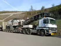 Mercedes-Benz Actros 3348 am 01.04.2012 in der Nähe von Wasserbillig (Lux.)