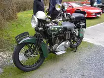 Rene Gillet Type G. Die inhabergeführte Marke aus Paris baute von 1900 bis 1955 Motorräder. Die abgelichtete Maschine ist aus dem Baujahr 1933. Der 750 cm³ große 2-Zylindermotor leistet 14 PS und soll die Maschine auf 110 km/h beschleunigen. Oldtimertreffen Schwarzwaldhaus im Neandertal am 03.04.2016.