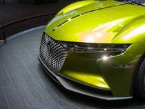 DS  E-Tense  Sportcar, ausgestellt auf dem Autosalon Genf 2016. Detailaufnahme von der einzigartigen 3D Kühlgrille.