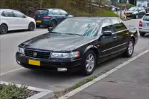 . Cadillac Seville STS stand am Stra�enrand.  April 2016