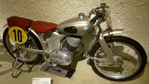 NSU Fox. Baujahr 1950, 1-Zyl.4-Taktmotor mit 98ccm und 7,5PS, Vmax.100Km/h, Rennmaschine f�r Nachwuchsfahrer, NSU-Museum, Sept.2014