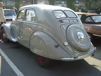 Heckansicht eines Peugeot 402 Legere. 1935 - 1942. Außengelände der Techno Classica am 09.04.2016.