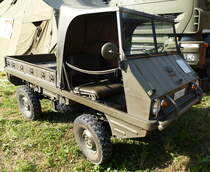 Pinzgauer, leichtes allradgetriebenes Transportfahrzeug, ausgestellt beim 6.Int.Militrfahrzeugtreffen im Schweizerischen Militrmuseum Full, Juli 2015