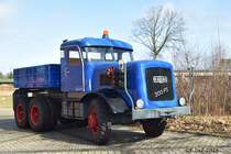 Eine Kaelble-Zugmaschine KDV 833 Baujahr 1960 im März 2016 in Itzehoe.