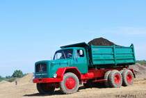 Magirus Deutz 230 D 22 AK Pritschenkipper in Lutzhorn 2011.