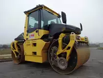 Bomag BW 174 AP-4 AM am 20.03.2016 in der Nähe von Trier-Föhren