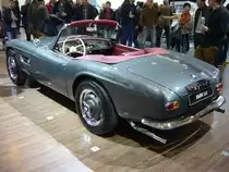 Profilansicht eines BMW 507. 1956 - 1959. Von diesem Modell wurden nur 254 Einheiten produziert. Der V8-motor mit 3168 cm³ Hubraum leistet 150 PS. Techno Classica Essen am 09.04.2016.