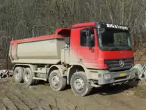 Mercedes-Benz Actros 3241 bei Arbeiten an der N11 in Luxembourg, 01.03.2009