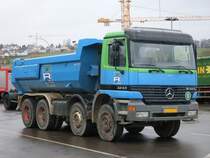 Mercedes-Benz Actros 3243 am 04.04.2010 in der Nähe von Leudelange (Lux.)