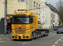 Max Bögl Mercedes Benz Actros V8 Schwerlastmaschiene am 14.04.16 in Frankfurt am Main
