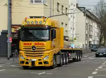 Max Bögl Mercedes Benz Actros V8 Schwerlastmaschiene am 14.04.16 in Frankfurt am Main