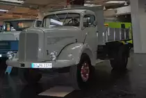 Wahrscheinlich ein Mercedes LAK 315 in Hannover im Oktober 2008.