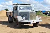 Wahrscheinlich ein Mercedes LAK 315, hier mit Rechtslenkung im September 2010.