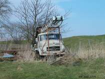 Wahrscheinlich ein Mercedes LAK 1519 als ausgedienter Erdbohrer im April 2006. 