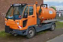 . Multicar mit Sonderaufbau, warscheinlich zum Abflußrohrreinigung, gesehen am Starßenrand.  April 2016.