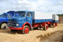 Ein Mercedes LK 710 als Lastzug in Lutzhorn im September 2008.