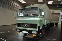 Ein Mercedes 1418-Lastzug in Hannover im Oktober 2008.