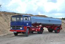 Ein Mercedes L 1513 als Sattelschlepper in Lutzhorn im August 2009.