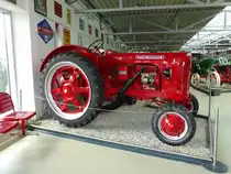 Farmall, gesehen im Traktorenmuseum Paderborn im April 201