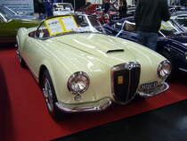 Lancia Aurelia B24 Spider. 1955 - 1958. Für das Design dieses hübschen Cabriolet ist Pininfarina verantwortlich gewesen. Der V6-motor mit 2451 cm³ Hubraum leistet 118 PS. Techno Classica Essen am 09.04.2016.