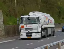  . Renault Tanksattelzug auf dem Weg zu seinem n�chsten Kunden. 16.04.2016
