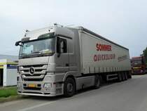 Mercedes-Benz Actros 1948 am 22.08.2010 in der Nähe von Besch