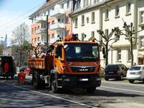 MAN TGM der VGF am 21.04.16 in Frankfurt am Main 