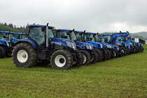 3. TRAKTOREN TREFFEN NEW HOLLAND-FORD-FIAT
vom 22. bis 24. April 2016
in Rüti bei Büren.
Foto: Walter Ruetsch