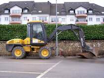 Mecalac 10 MSX am 02.04.2006 auf einem Parkplatz in Grevenmacher (Lux.)
