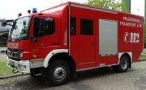 Feuerwehr Frankfurt am Main (Stadtteil Seckbach) Mercedes Benz Atego LF10 Logistik am 30.04.16 in am Mainufer 