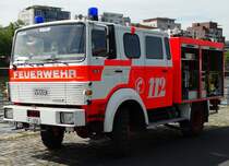 Feuerwehr Frankfurt am Main (Stadtteil Nieder-Eschbach) IVECO/Magirus LF8/12 am 30.04.16 am Mainufer beim Jugendfeuerwehrfest
