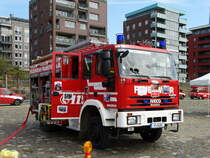 Feuerwehr Frankfurt am Main (Stadtteil Enkheim) IVECO/Magirus LF10/10 am 30.04.16 am Mainufer beim Jugendfeuerwehrfest