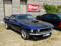 Ein Ford Mustang bei einen US Car/Oldtimer Treffen am 01.05.16 in Frankfurt am Main Bergen Enkheim