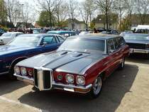 Ein Pontiac CATALINA Station Wagon bei einen US Car/Oldtimer Treffen am 01.05.16 in Frankfurt am Main Bergen Enkheim
