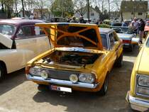 Ein mir unbekannter Oldtimer bei einen US Car/Oldtimer Treffen am 01.05.16 in Frankfurt am Main Bergen Enkheim