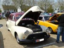 Ein mir unbekannter Oldtimer bei einen US Car/Oldtimer Treffen am 01.05.16 in Frankfurt am Main Bergen Enkheim
