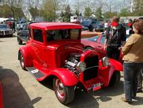 Ein Hot Rod bei einen US Car/Oldtimer Treffen am 01.05.16 in Frankfurt am Main Bergen Enkheim