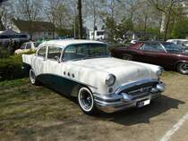 Ein Buick CENTURY  bei einen US Car/Oldtimer Treffen am 01.05.16 in Frankfurt am Main Bergen Enkheim
