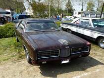 Ein mir unbekannter Oldtimer bei einen US Car/Oldtimer Treffen am 01.05.16 in Frankfurt am Main Bergen Enkheim
