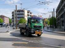 MAN Kipper unterwegs in der Stadt Lausanne am 10.05.2016