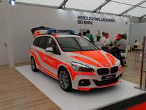 BMW 2er Notarzt Fahrzeug am 13.05.16 auf der RettMobil in Fulda