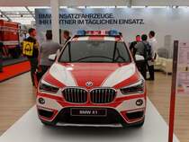 BMW X1 Feuerwehr Fahrzeug am 13.05.16 auf der RettMobil in Fulda