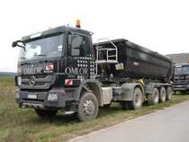 Mercedes-Benz Actros 2044 am 04.10.2009 in der Nähe von Besch