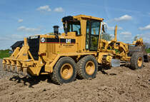 Caterpillar Grader auf einer Baustelle bei Euskirchen - 04.05.2016